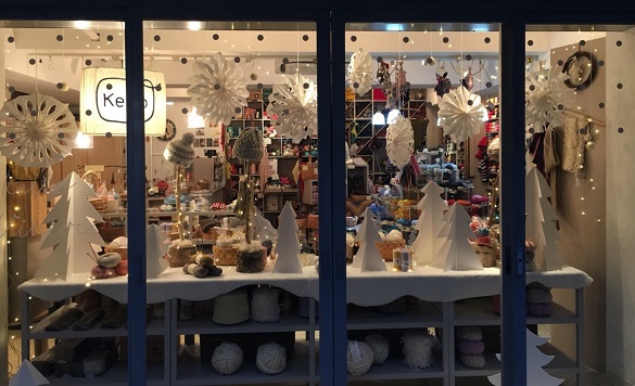 ウインドウディスプレイがクリスマスに！