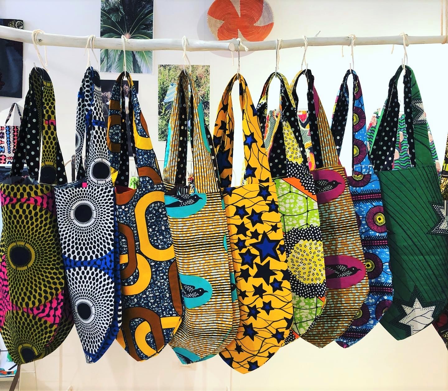7/6Wed.-10Sun.『African textile 煌めく色との出会い2022-ボトムお渡し会＆展示販売会』