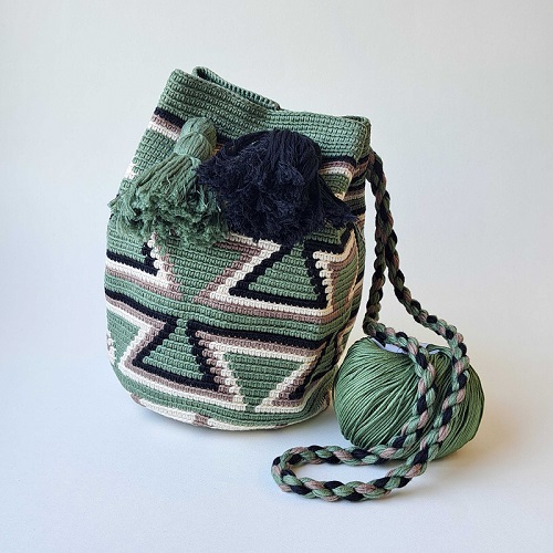 かぎ針の編み込み”ワユー”バッグ